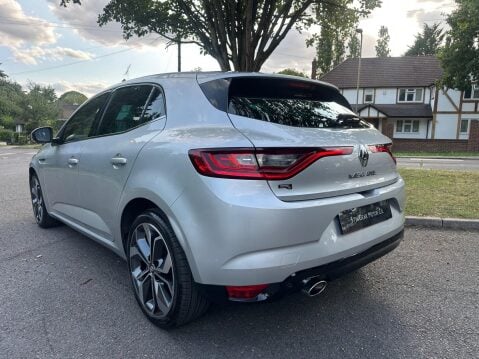 Renault Megane 1.2 TCe Signature Nav Euro 6 (s/s) 5dr 32