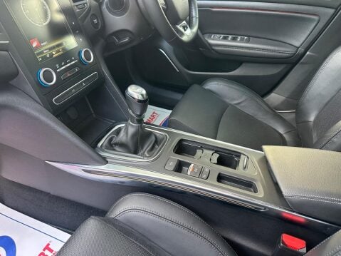 Renault Megane 1.2 TCe Signature Nav Euro 6 (s/s) 5dr 95