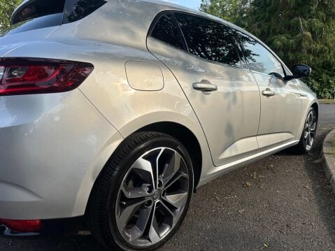 Renault Megane 1.2 TCe Signature Nav Euro 6 (s/s) 5dr 25