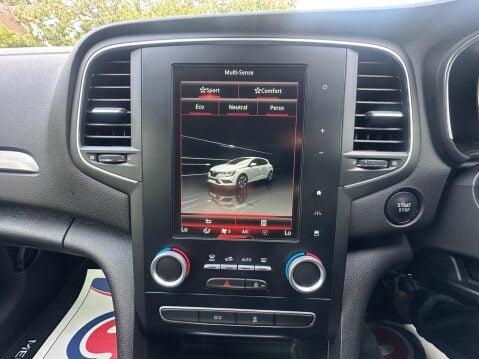 Renault Megane 1.2 TCe Signature Nav Euro 6 (s/s) 5dr 17