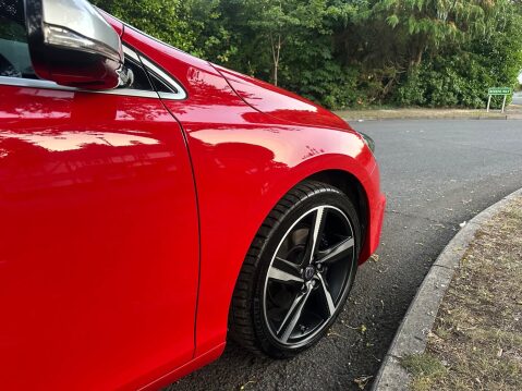 Volvo V40 1.6 T3 R-Design Nav Euro 5 (s/s) 5dr 38