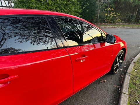 Volvo V40 1.6 T3 R-Design Nav Euro 5 (s/s) 5dr 61