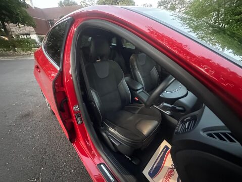 Volvo V40 1.6 T3 R-Design Nav Euro 5 (s/s) 5dr 4