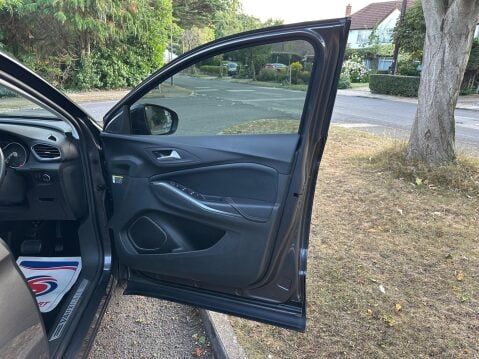 Vauxhall Grandland X 1.2 Turbo Elite Nav Premium Auto Euro 6 (s/s) 5dr 59