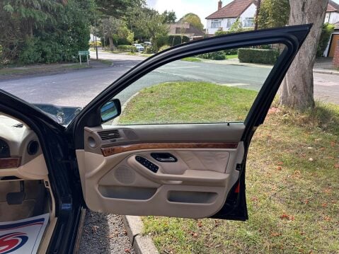 BMW 5 Series 2.5 523i SE 4dr 51