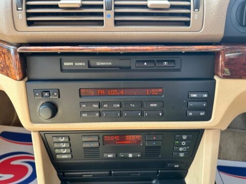 BMW 5 Series 2.5 523i SE 4dr 19