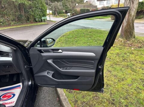 Volkswagen Passat 1.4 TSI 13kWh GTE DSG Euro 6 (s/s) 4dr 61