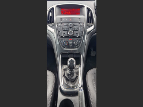 Vauxhall Astra 2.0 CDTi SE Sports Tourer Euro 5 (s/s) 5dr 12
