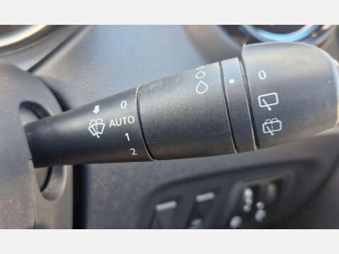 Renault Captur 0.9 TCe ENERGY Iconic Euro 6 (s/s) 5dr 18
