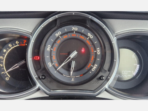 Citroen DS3 1.2 VTi DSign Plus Euro 5 3dr 8