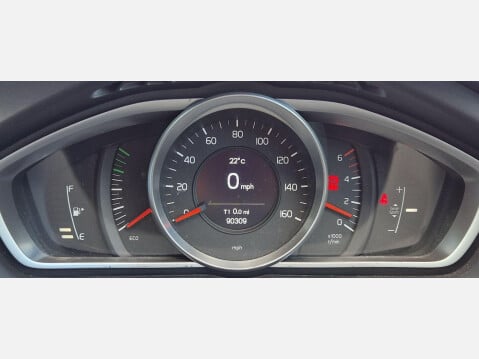 Volvo V40 1.6 D2 SE Euro 5 (s/s) 5dr 8