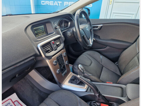 Volvo V40 1.6 D2 SE Euro 5 (s/s) 5dr 27