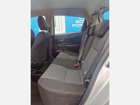 Toyota Yaris 1.33 Dual VVT-i TR Euro 5 5dr 27