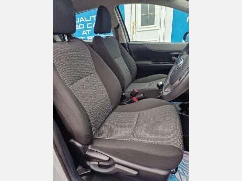 Toyota Yaris 1.33 Dual VVT-i TR Euro 5 5dr 22