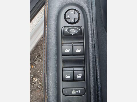 Peugeot 3008 1.6 HDi Crossway Euro 5 5dr 24