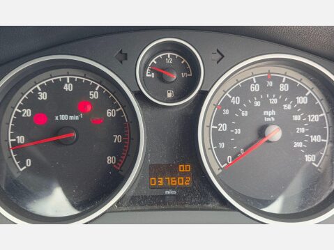 Vauxhall Zafira 1.6 16V Exclusiv Euro 5 5dr 9