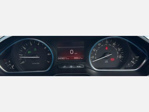 Peugeot 2008 1.2 PureTech Allure SUV 5dr Petrol Manual Euro 6 (82 ps) 6