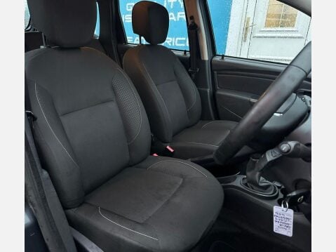 Dacia Duster 1.6 SCe Ambiance SUV 5dr Petrol Manual Euro 6 (s/s) (115 ps) 9