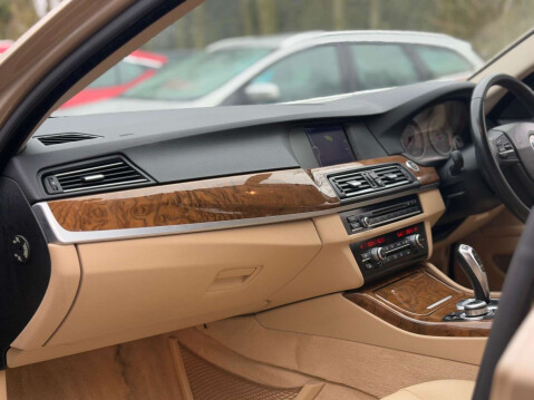 BMW 5 Series 3.0 523i SE Steptronic Euro 5 4dr 27