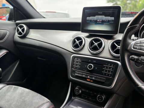 Mercedes-Benz GLA 2.1 GLA200d AMG Line 7G-DCT Euro 6 (s/s) 5dr 25