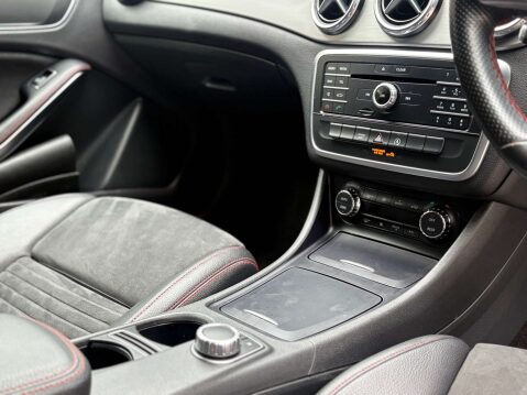Mercedes-Benz GLA 2.1 GLA200d AMG Line 7G-DCT Euro 6 (s/s) 5dr 30
