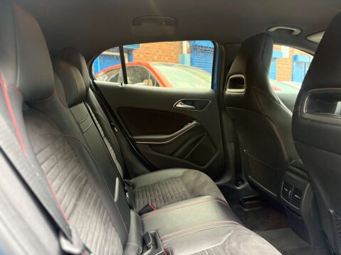 Mercedes-Benz GLA 2.1 GLA200d AMG Line 7G-DCT Euro 6 (s/s) 5dr 38