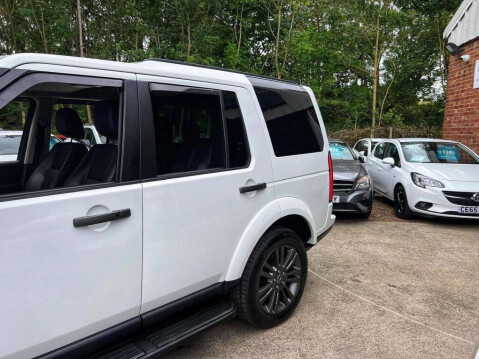 Land Rover Discovery 3.0 SD V6 Graphite Auto 4WD Euro 6 (s/s) 5dr 25