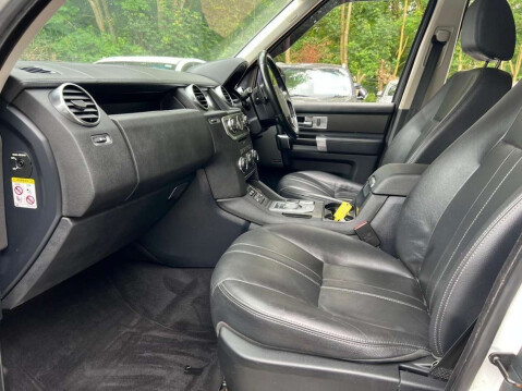 Land Rover Discovery 3.0 SD V6 Graphite Auto 4WD Euro 6 (s/s) 5dr 31