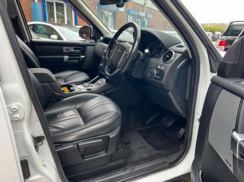 Land Rover Discovery 3.0 SD V6 Graphite Auto 4WD Euro 6 (s/s) 5dr 47