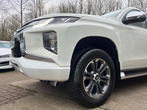 Mitsubishi L200 2.2 DI-D DC Barbarian X Auto 4WD Euro 6 (s/s) 4dr 9