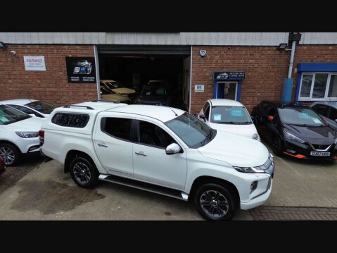 Mitsubishi L200 2.2 DI-D DC Barbarian X Auto 4WD Euro 6 (s/s) 4dr 81