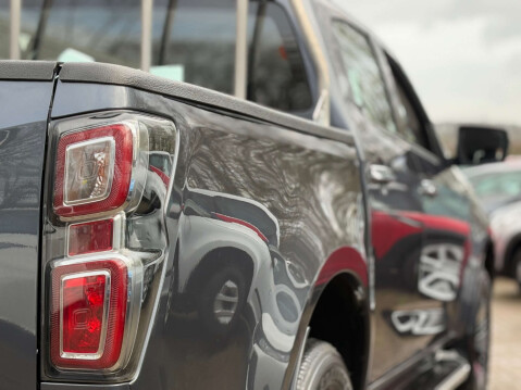 Isuzu D-Max 1.9 D-Max DL40 Auto 4WD 33