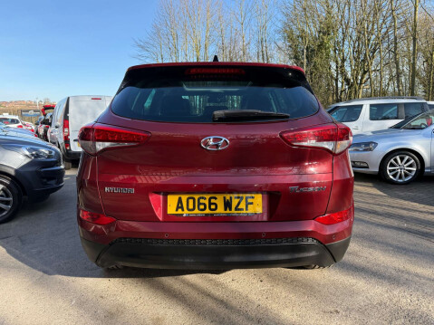 Hyundai TUCSON 1.7 Tucson Premium SE Blue Drive 2WD CRDi Semi-Auto 5dr 28
