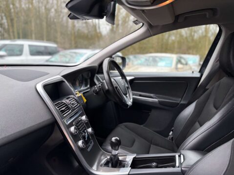 Volvo XC60 2.4 XC60 SE Nav D4 AWD 4WD 5dr 35