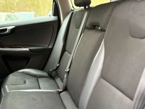 Volvo XC60 2.4 XC60 SE Nav D4 AWD 4WD 5dr 41