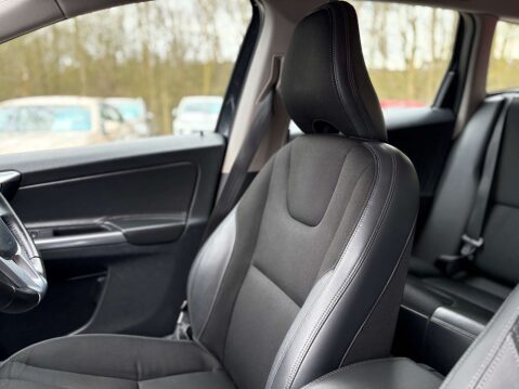 Volvo XC60 2.4 XC60 SE Nav D4 AWD 4WD 5dr 31