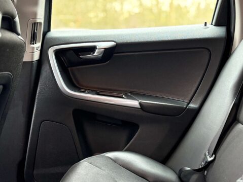 Volvo XC60 2.4 XC60 SE Nav D4 AWD 4WD 5dr 43