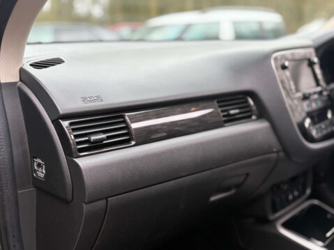 Mitsubishi Outlander 2.3 Outlander DI-D 4 4WD 5dr 36