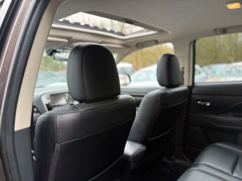 Mitsubishi Outlander 2.3 Outlander DI-D 4 4WD 5dr 46
