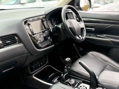 Mitsubishi Outlander 2.3 Outlander DI-D 4 4WD 5dr 40