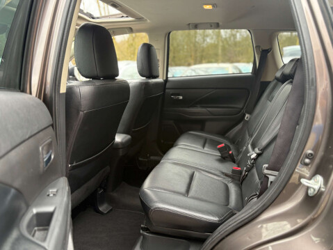 Mitsubishi Outlander 2.3 Outlander DI-D 4 4WD 5dr 45