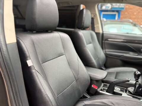 Mitsubishi Outlander 2.3 Outlander DI-D 4 4WD 5dr 68