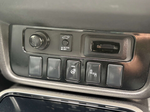 Mitsubishi Outlander 2.3 Outlander DI-D 4 4WD 5dr 71
