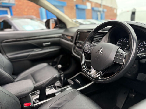 Mitsubishi Outlander 2.3 Outlander DI-D 4 4WD 5dr 76