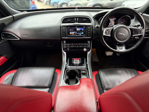 Jaguar XE 3.0 XE S V6 Auto 4dr 47
