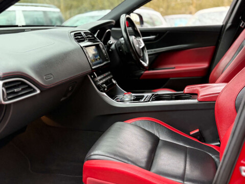 Jaguar XE 3.0 XE S V6 Auto 4dr 25