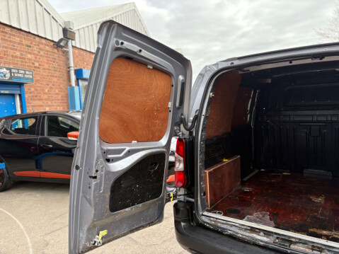 Vauxhall Combo 1.5 Combo 2000 Edition S/S Auto 31