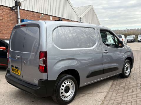 Vauxhall Combo 1.5 Combo 2000 Edition S/S Auto 32