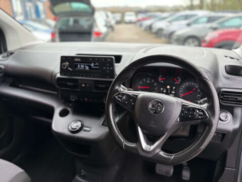 Vauxhall Combo 1.5 Combo 2000 Edition S/S Auto 37