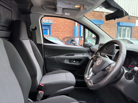 Vauxhall Combo 1.5 Combo 2000 Edition S/S Auto 42